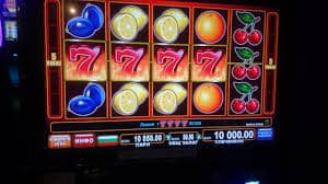 5mb Live Casino table games with real dealers on screen